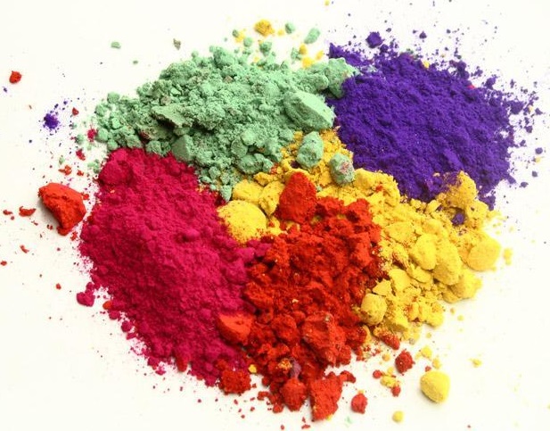 pigmenty barevné